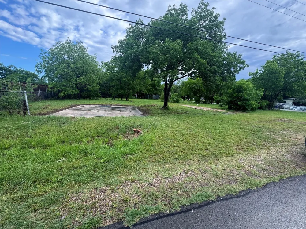 226 Carson Street Red Oak, TX 75154
