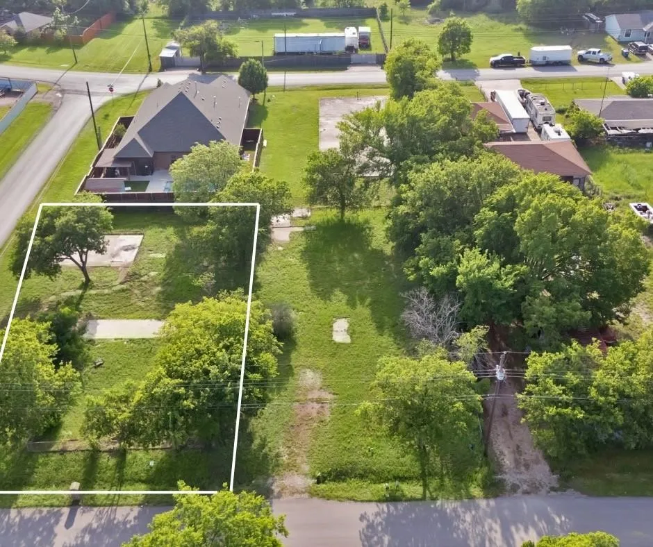 226 Carson Street Red Oak, TX 75154