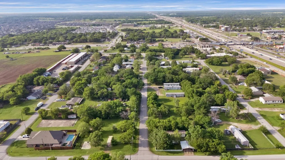 226 Carson Street Red Oak, TX 75154