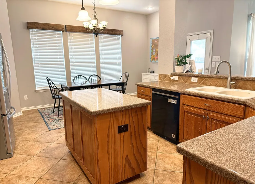 6852 Seacoast Drive Grand Prairie, TX 75054