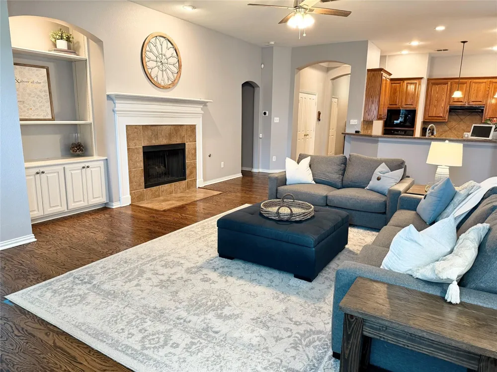 6852 Seacoast Drive Grand Prairie, TX 75054