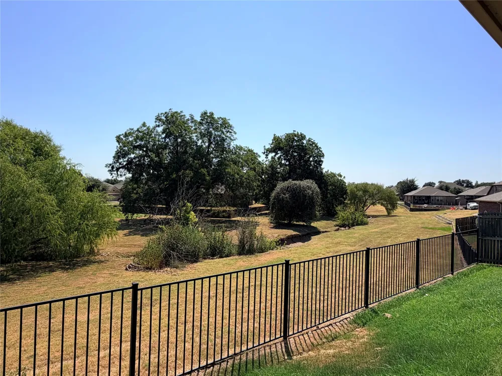 9251 Water Oak Drive Arlington, TX 76002