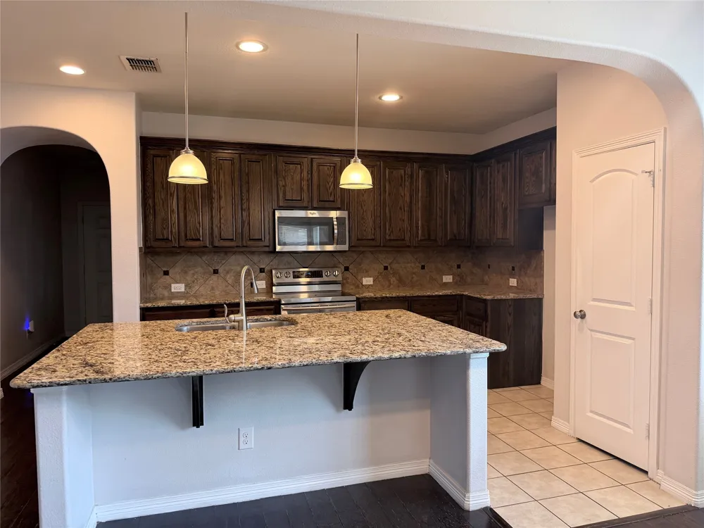 9251 Water Oak Drive Arlington, TX 76002
