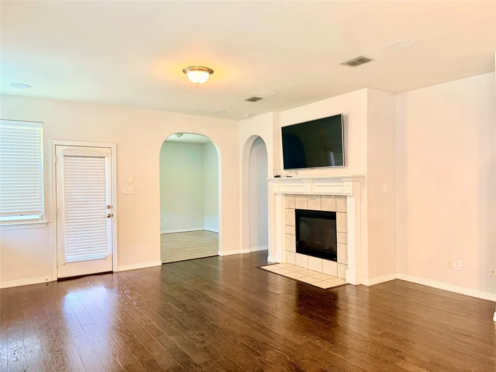 9251 Water Oak Drive Arlington, TX 76002