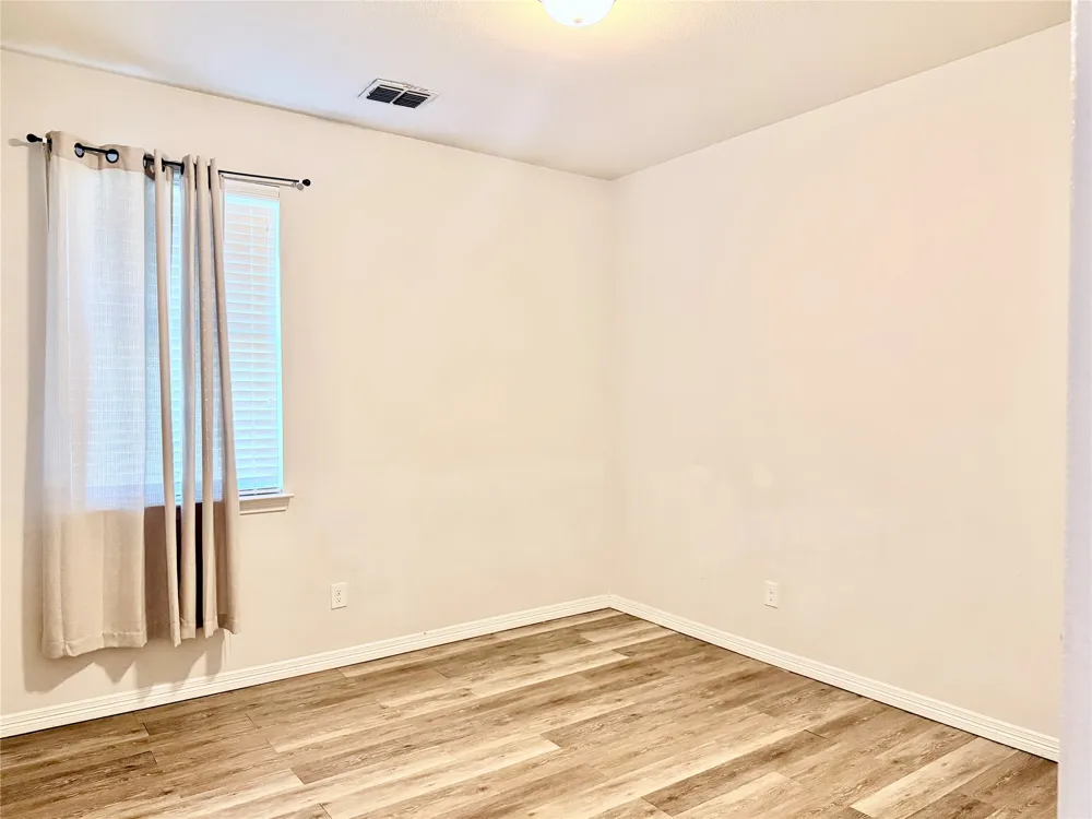 9251 Water Oak Drive Arlington, TX 76002