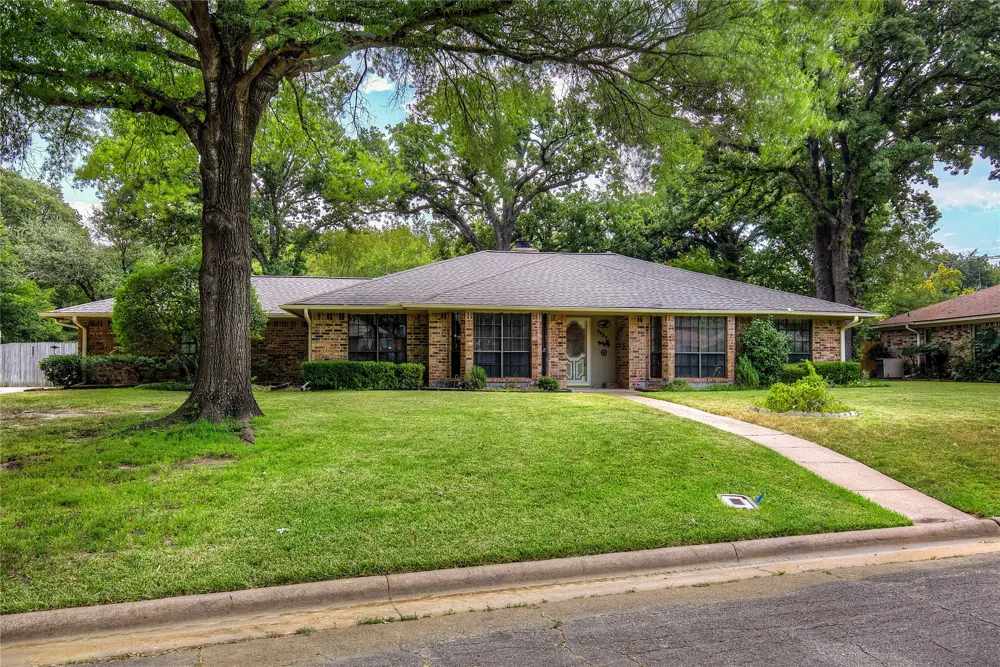 5027 Lacy Lane Greenville, TX 75402