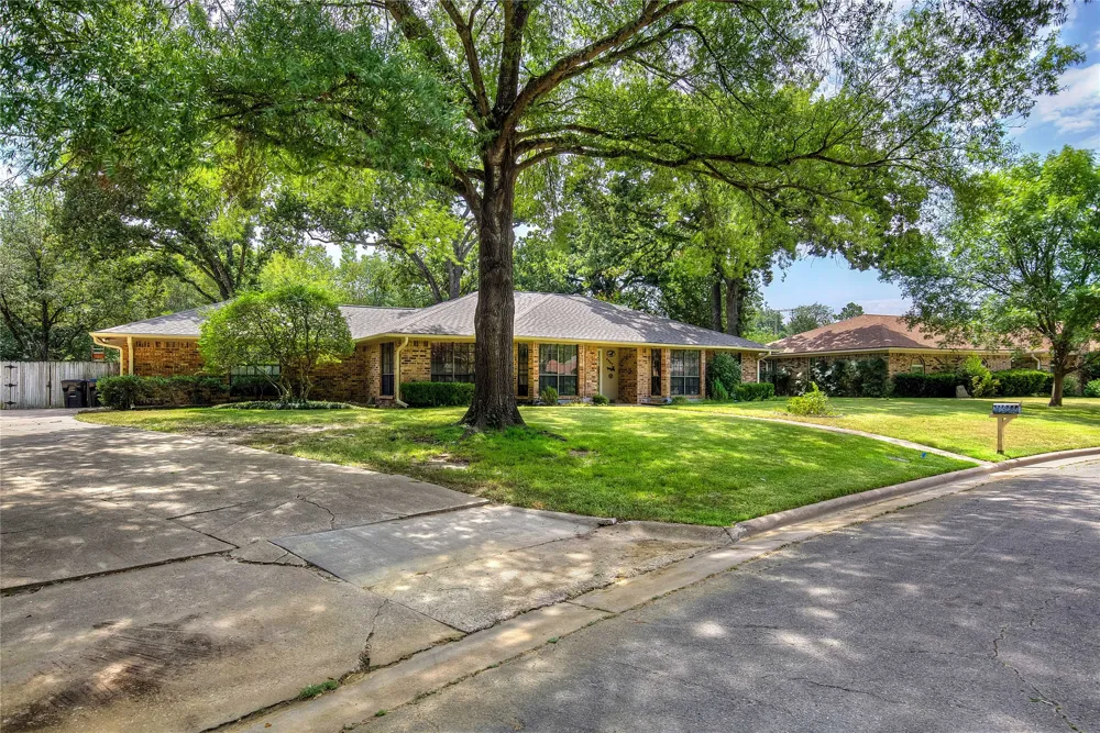 5027 Lacy Lane Greenville, TX 75402