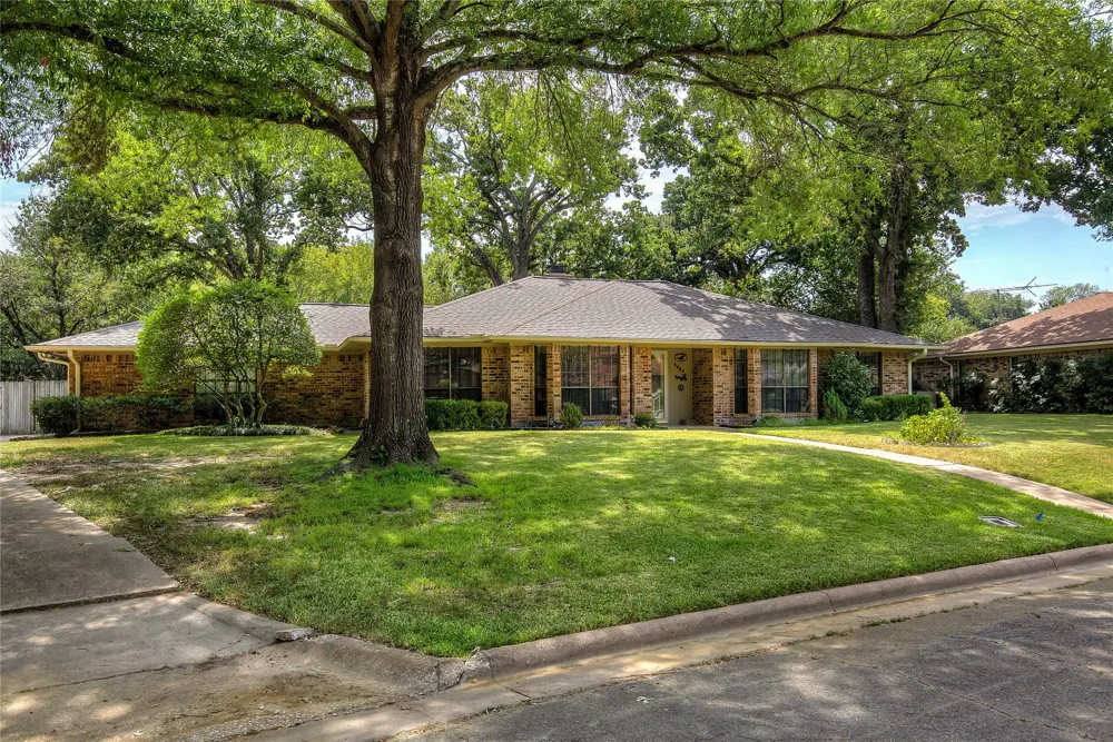 5027 Lacy Lane Greenville, TX 75402
