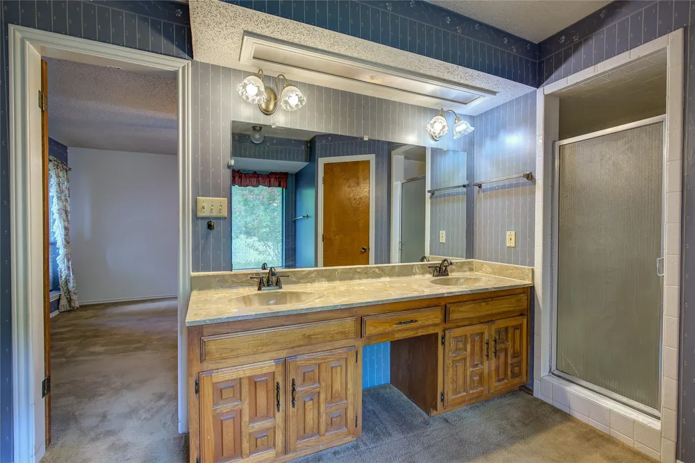 5027 Lacy Lane Greenville, TX 75402