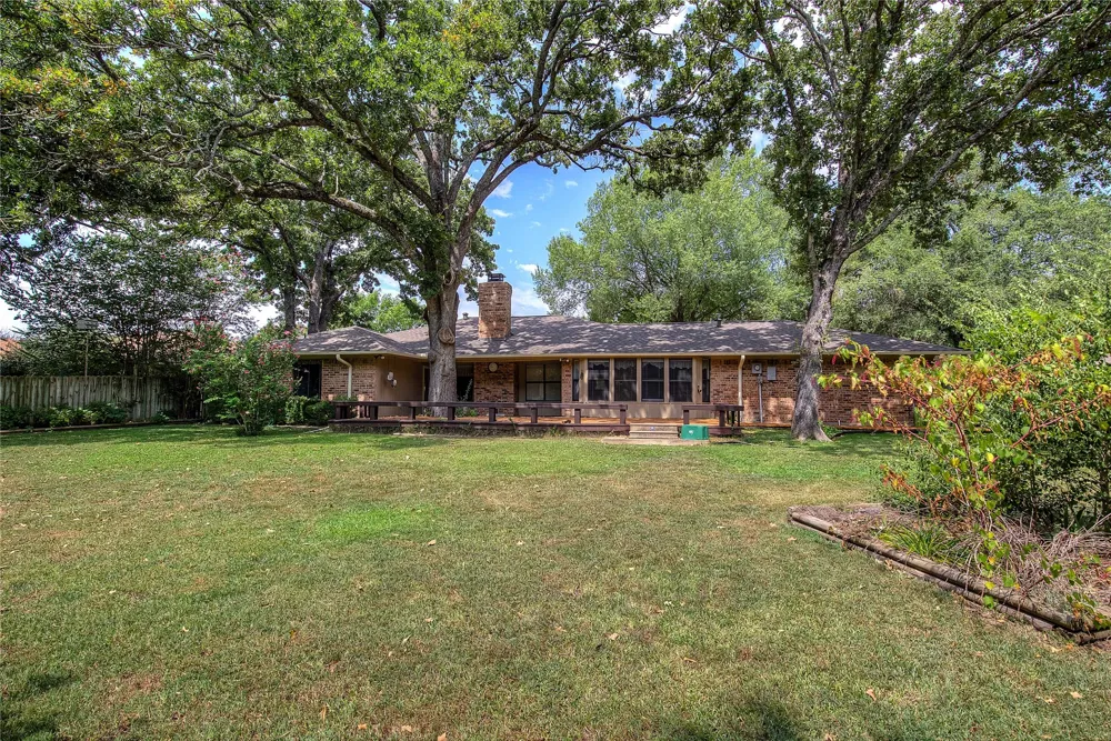 5027 Lacy Lane Greenville, TX 75402