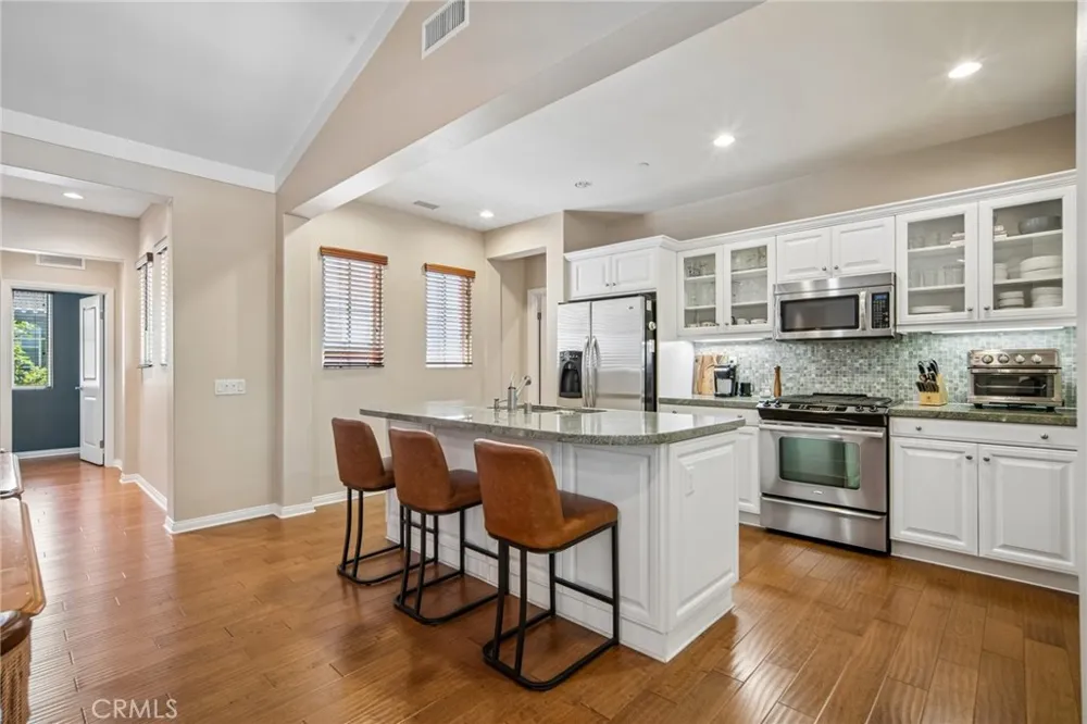 54 Peony Irvine, CA 92618