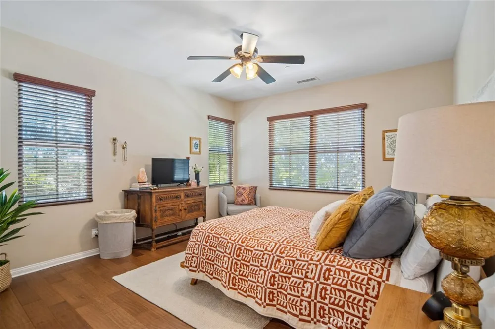 54 Peony Irvine, CA 92618