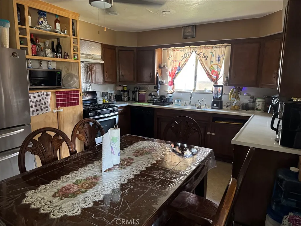 16435 Upland Avenue Fontana, CA 92335