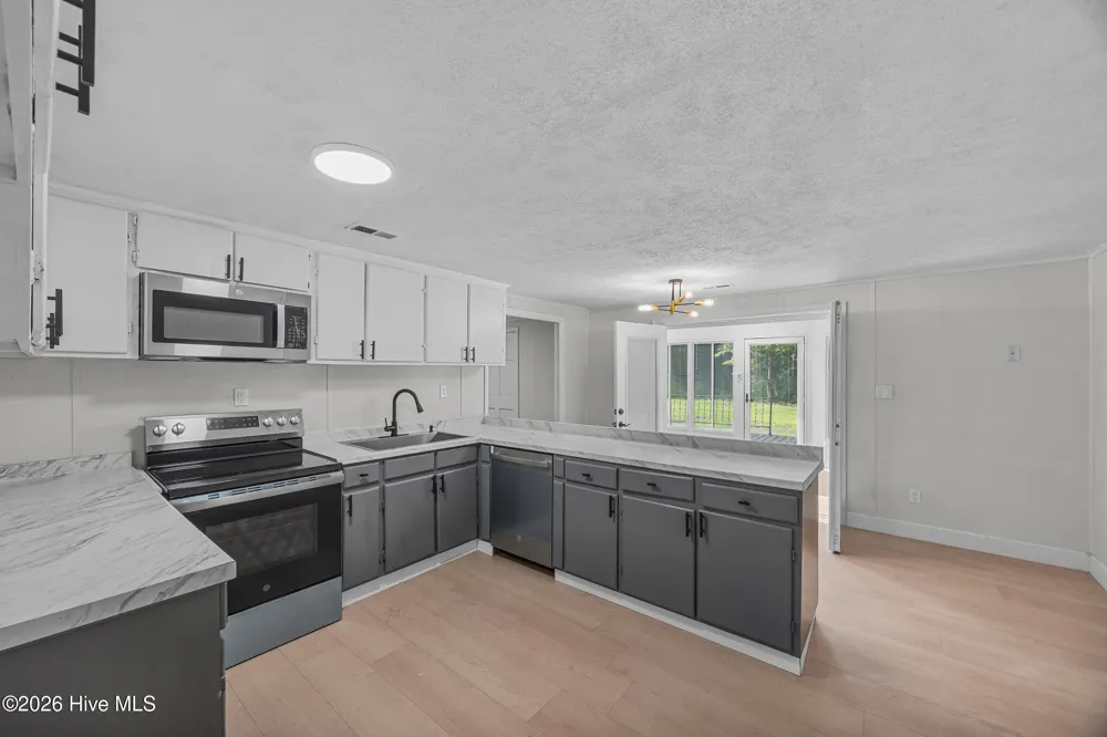 2715 Cedar Hill Road NE Leland, NC 28451