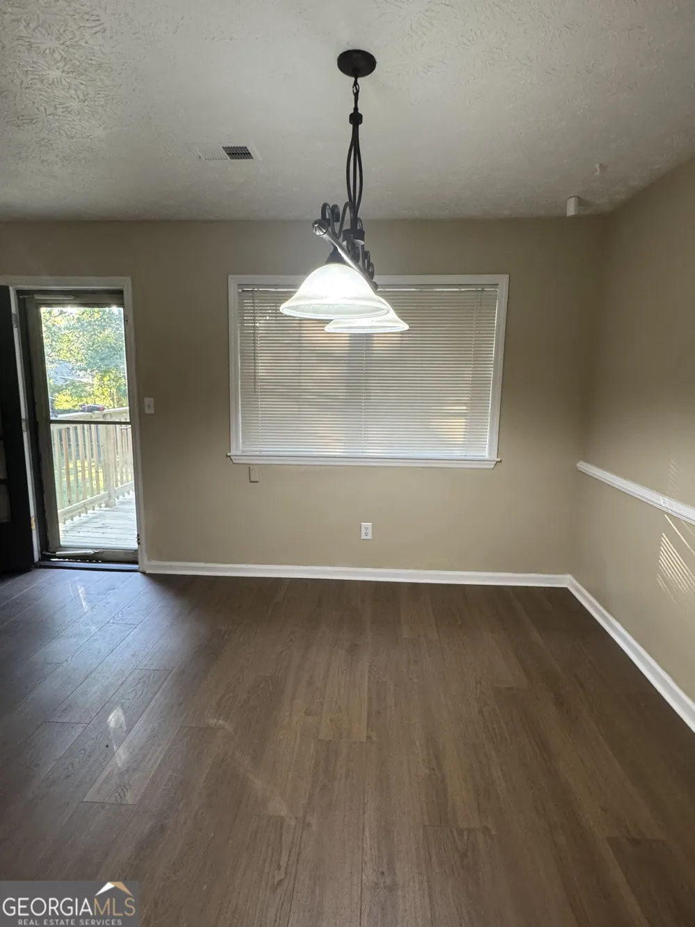 9323 Forest Knoll DR Jonesboro, GA 30238