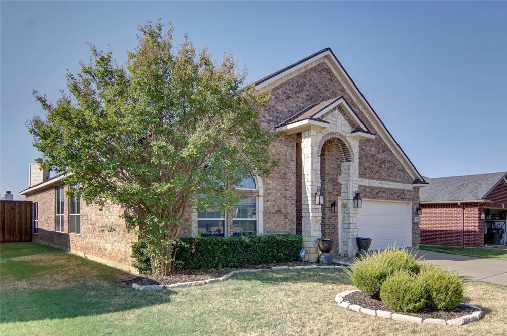 8308 Fall Crest Drive Fort Worth, TX 76053