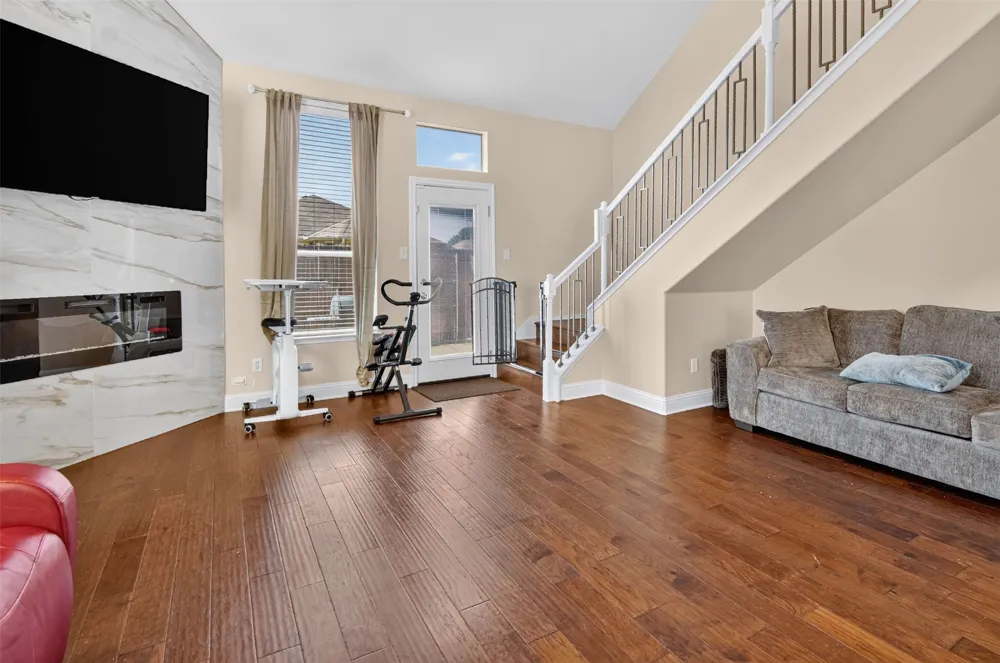8308 Fall Crest Drive Fort Worth, TX 76053