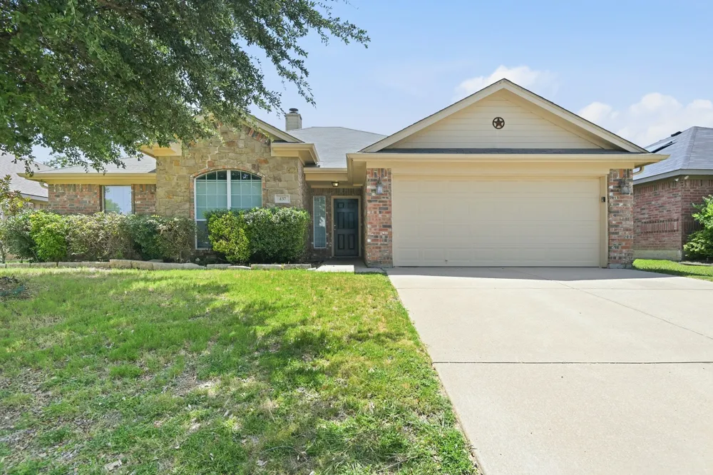 437 Nutmeg Burleson, TX 76028