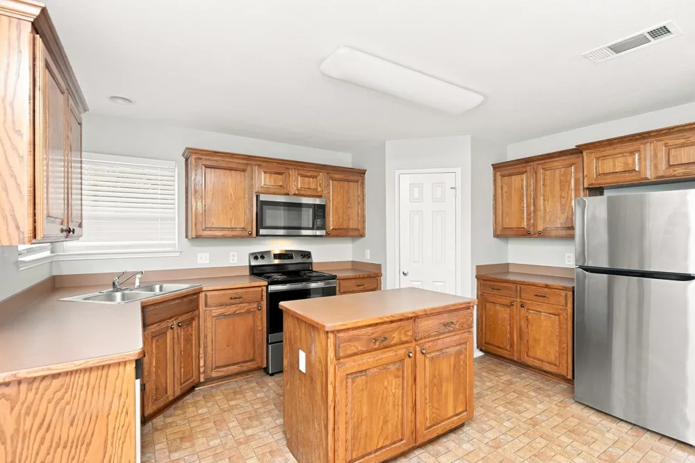 437 Nutmeg Burleson, TX 76028