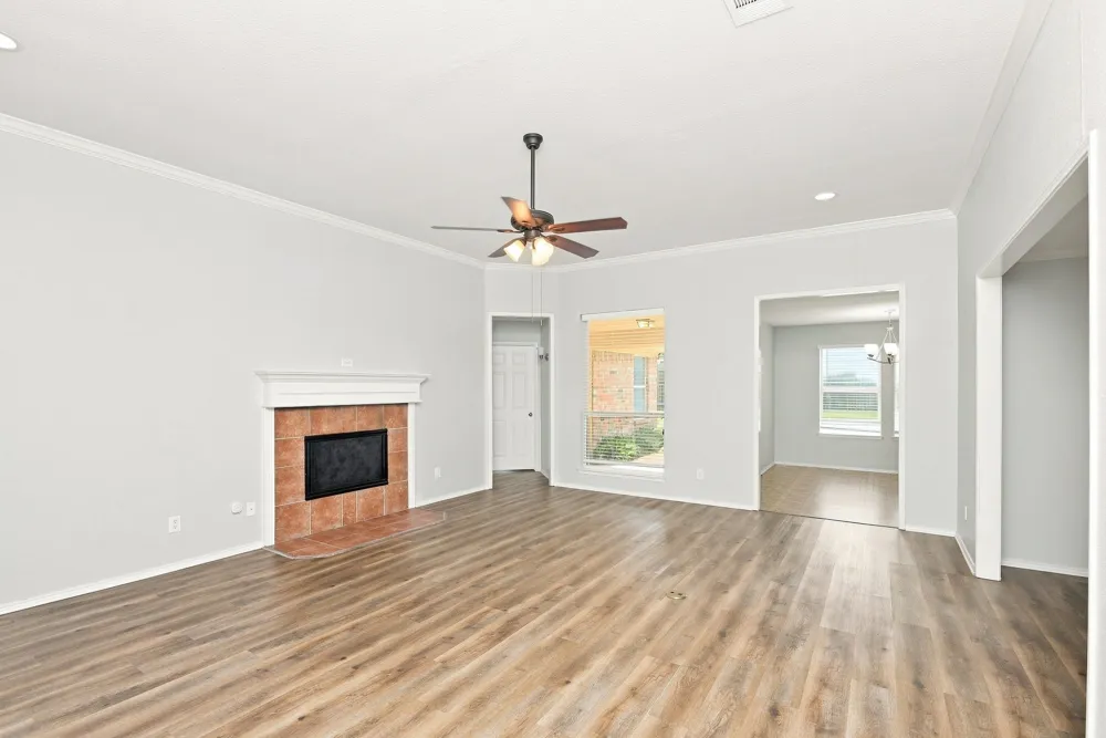 437 Nutmeg Burleson, TX 76028