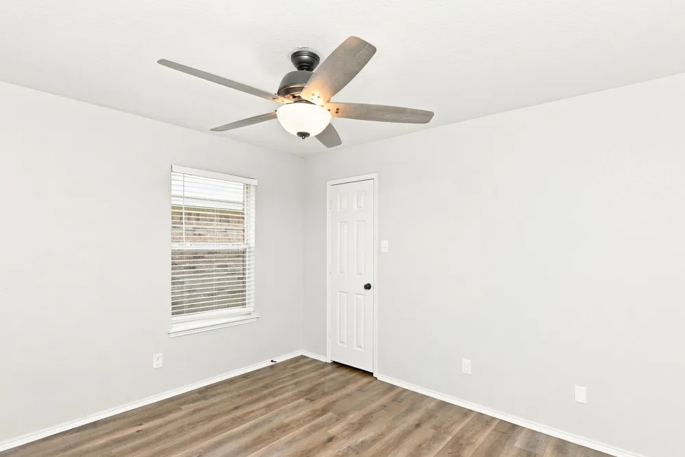 437 Nutmeg Burleson, TX 76028