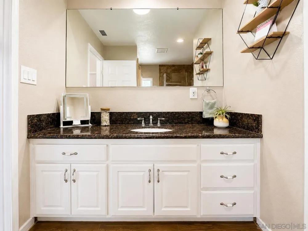 33837 Palm Yucaipa, CA 92399