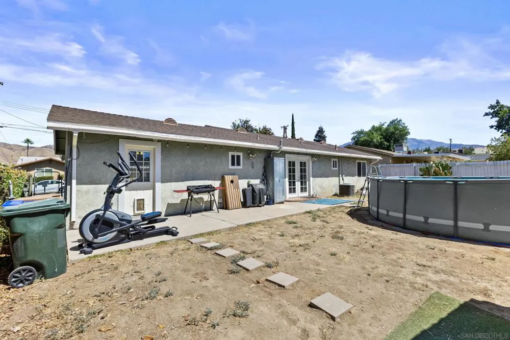 33837 Palm Yucaipa, CA 92399
