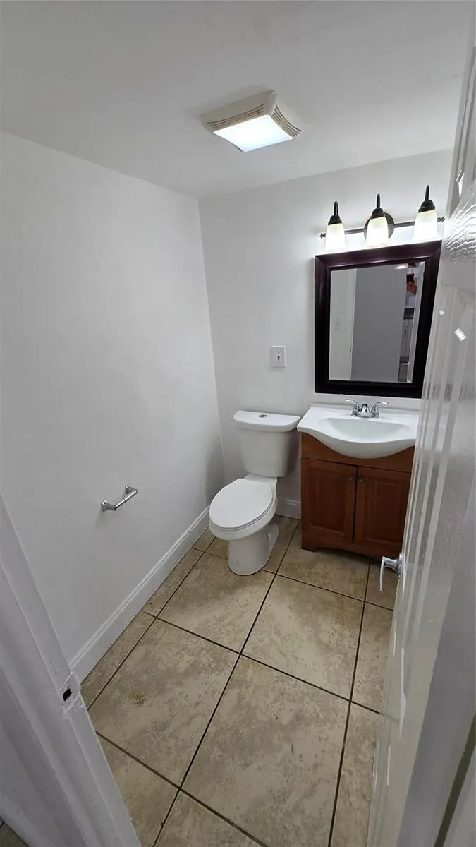 15205 NE 6TH AVENUE #D206 Miami, FL 33162