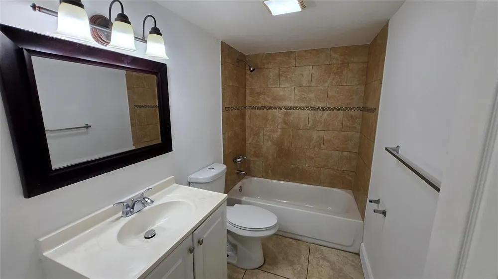 15205 NE 6TH AVENUE #D206 Miami, FL 33162