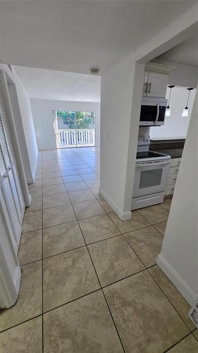 15205 NE 6TH AVENUE #D206 Miami, FL 33162