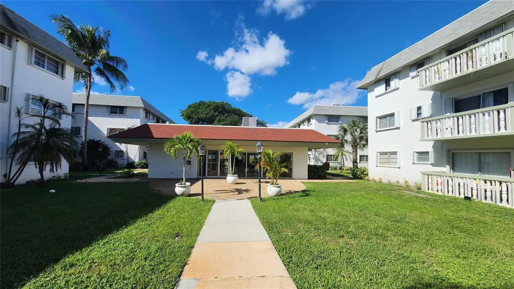 15205 NE 6TH AVENUE #D206 Miami, FL 33162