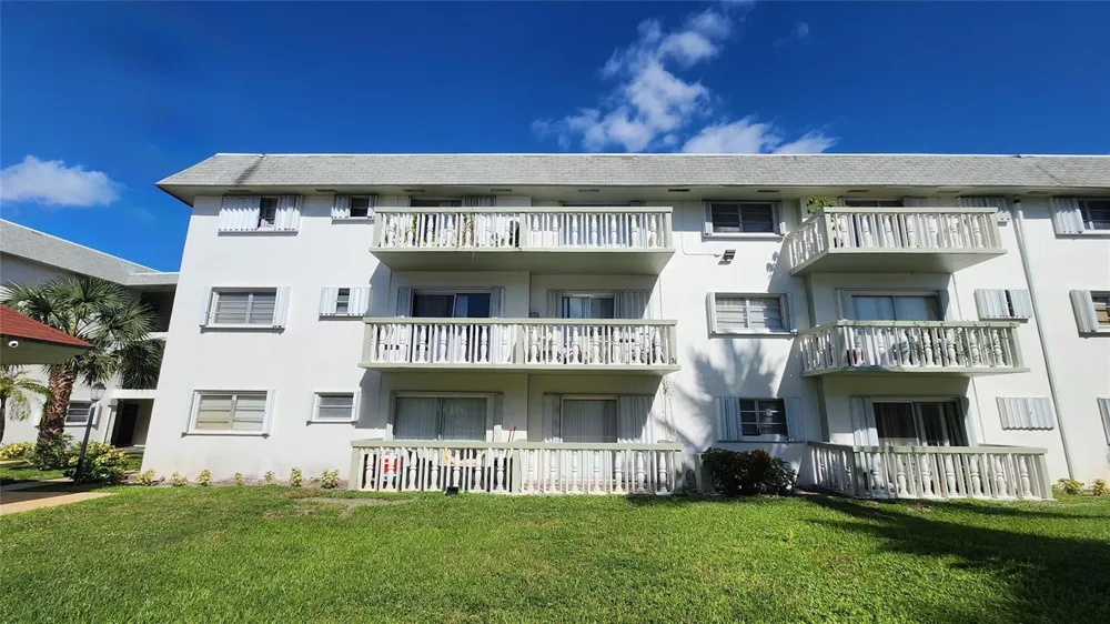 15205 NE 6TH AVENUE #D206 Miami, FL 33162
