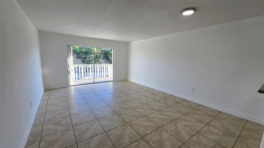15205 NE 6TH AVENUE #D206 Miami, FL 33162