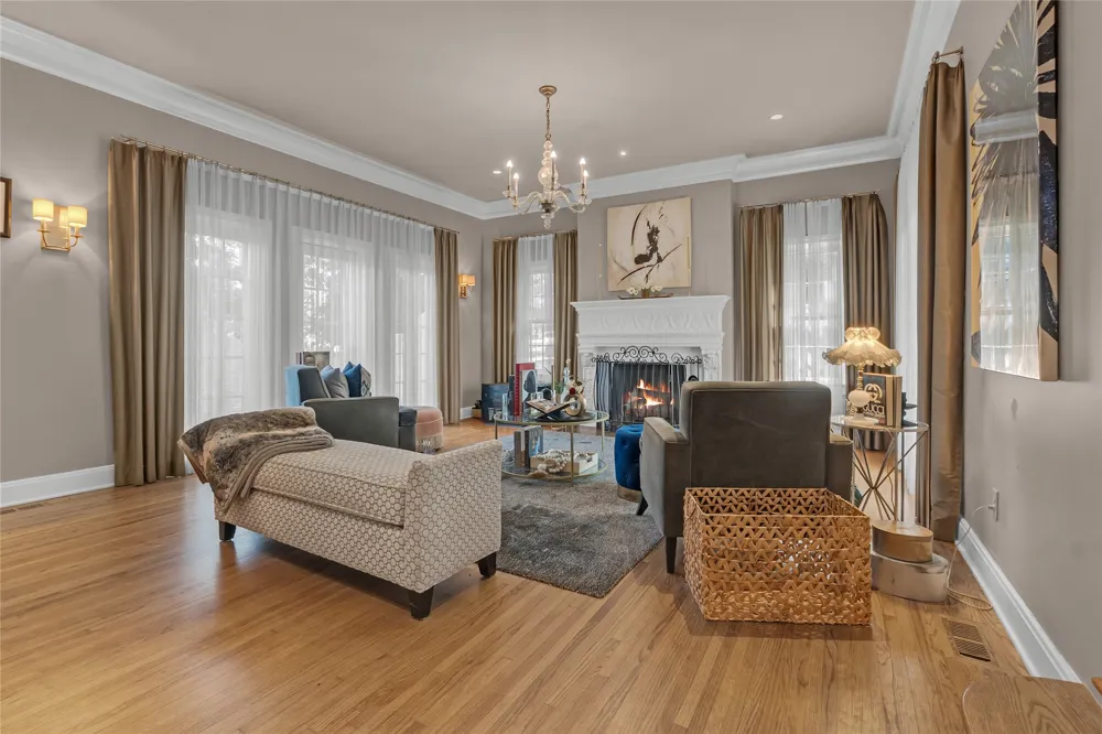 2106 S Saint Louis Avenue Tulsa, OK 74114
