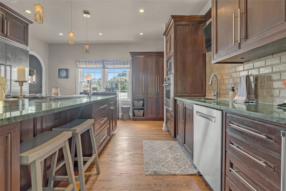 2106 S Saint Louis Avenue Tulsa, OK 74114