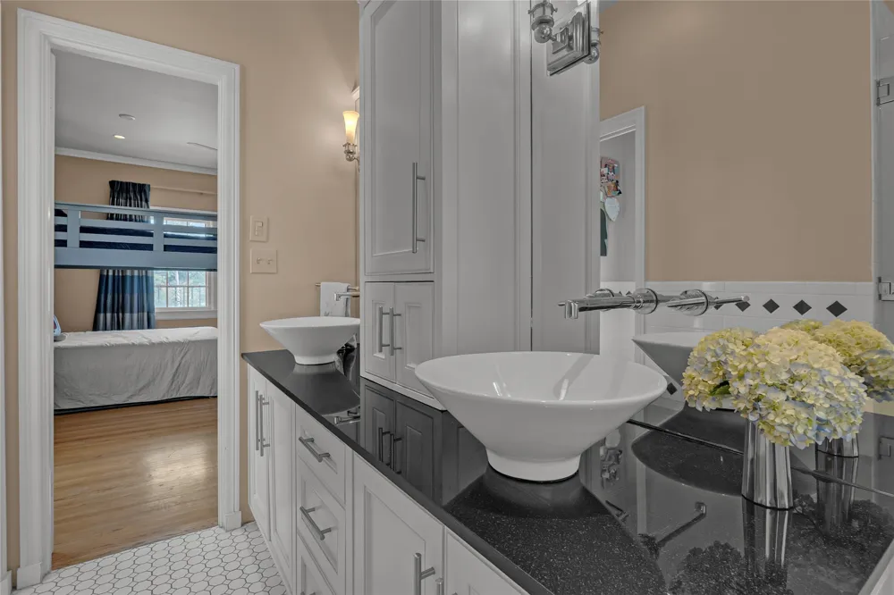 2106 S Saint Louis Avenue Tulsa, OK 74114