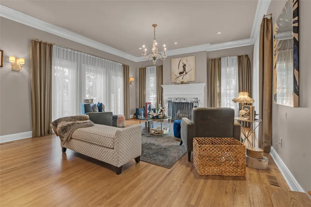 2106 S Saint Louis Avenue Tulsa, OK 74114