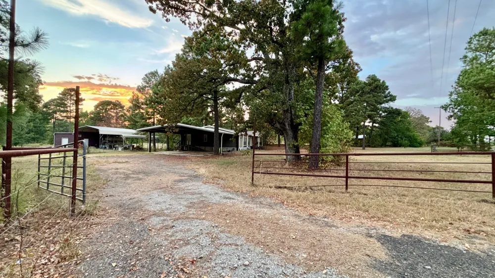 1507 154 Highway Quitman, TX 75783
