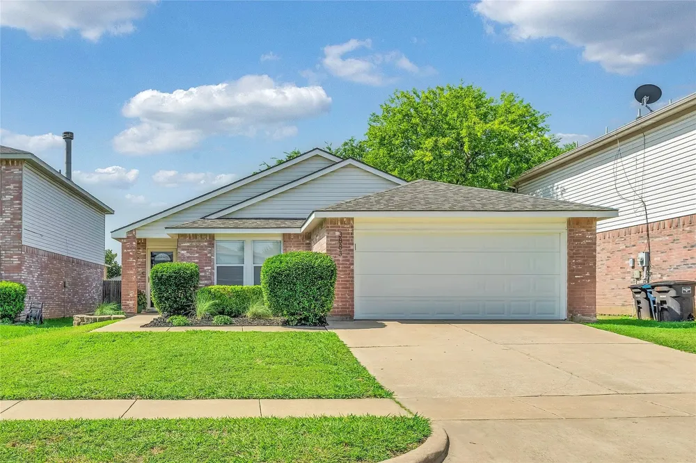 3883 Fox Run Drive Fort Worth, TX 76123