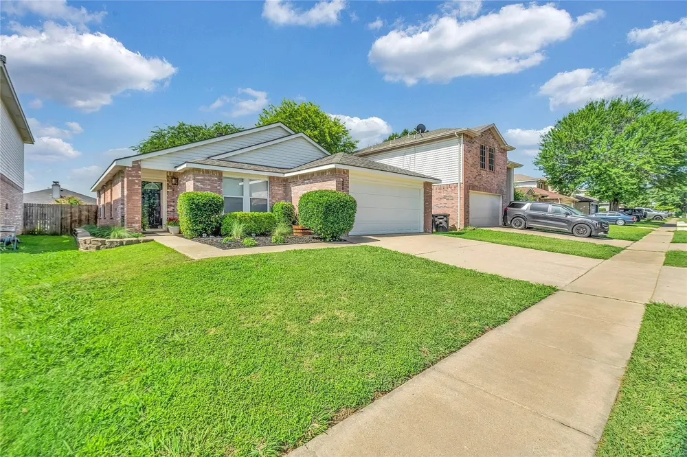 3883 Fox Run Drive Fort Worth, TX 76123
