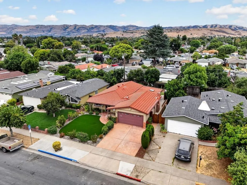 4034 Ezie Street San Jose, CA 95111