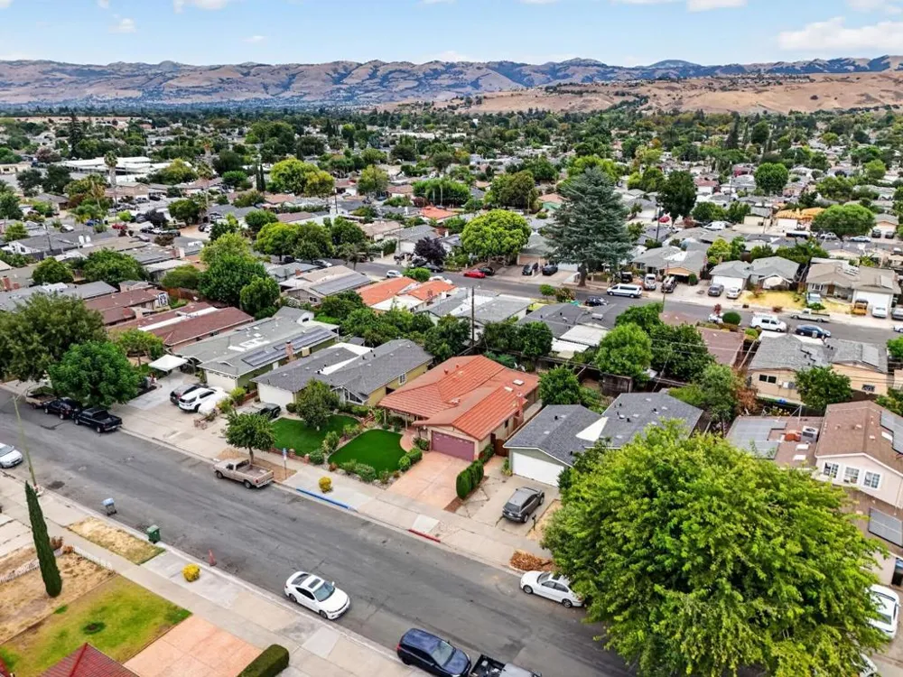 4034 Ezie Street San Jose, CA 95111