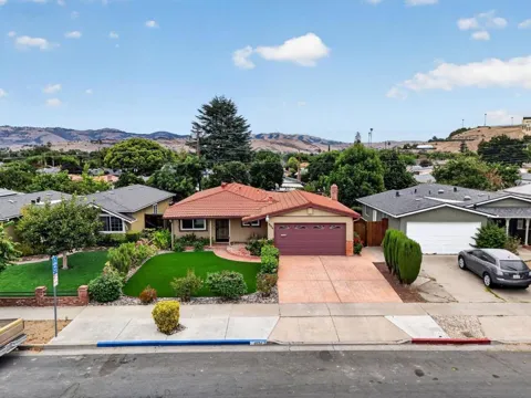 4034 Ezie Street