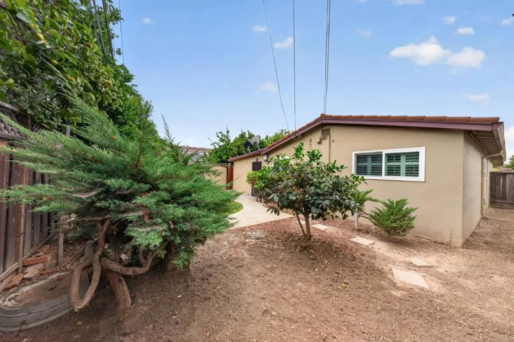 4034 Ezie Street San Jose, CA 95111