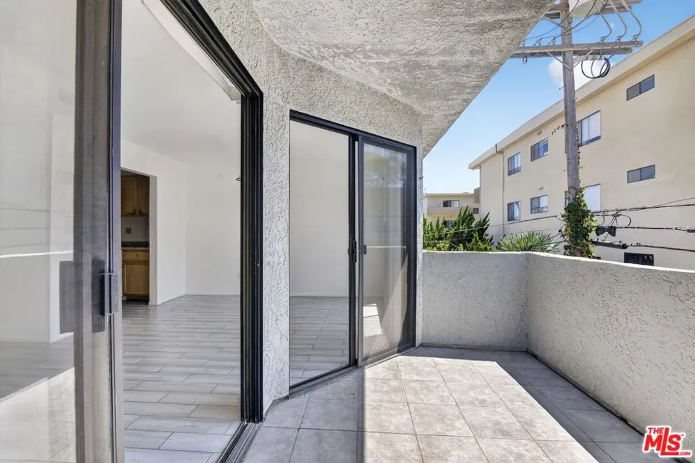 1931 Malcolm Avenue #204 Los Angeles, CA 90025