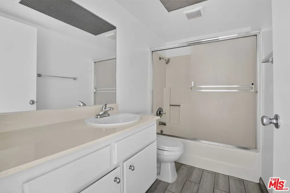 1931 Malcolm Avenue #204 Los Angeles, CA 90025