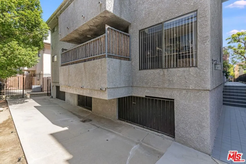 1931 Malcolm Avenue #204 Los Angeles, CA 90025