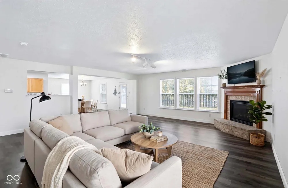 1116 King Maple Drive Greenfield, IN 46140