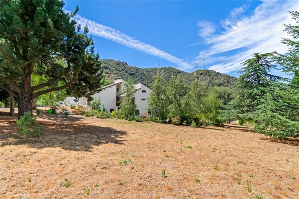 39155 Harris Oak Glen, CA 92399