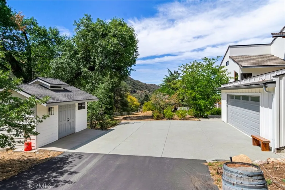 39155 Harris Oak Glen, CA 92399